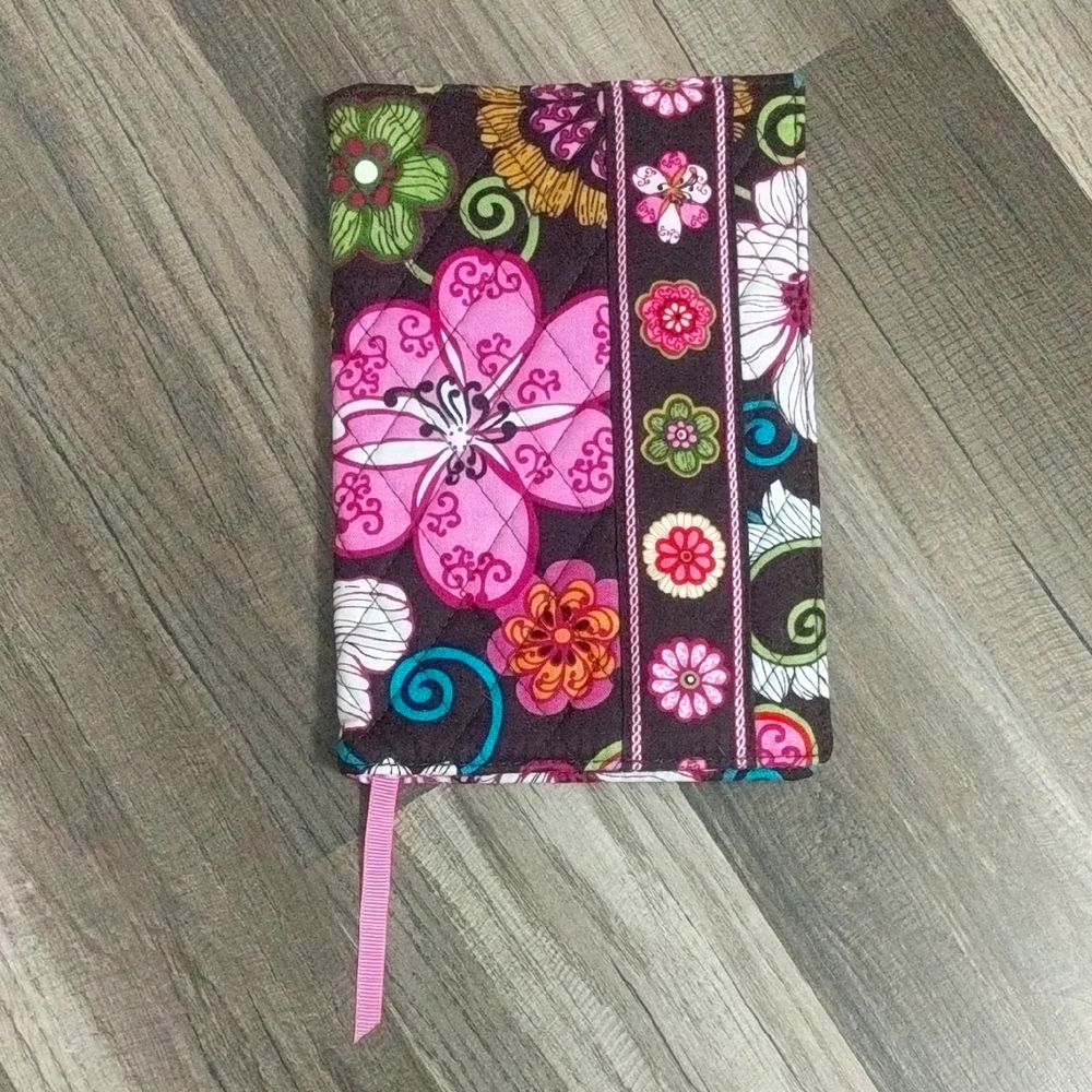 #109 Vera Bradley Paperback BOOK COVER MOD Floral Pink Quilted Cotton